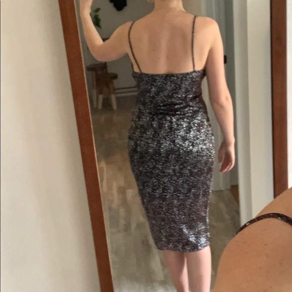Dress - Picture 3 of 5